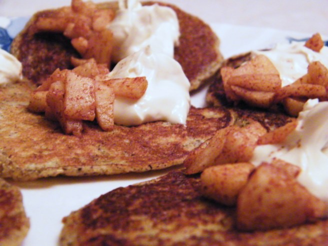 The cooked apples, with brown-sugared crème fraîche.