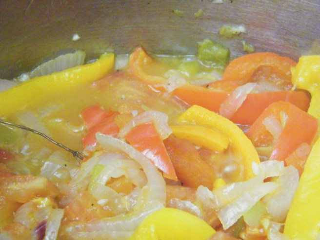 Simmering the pipérade