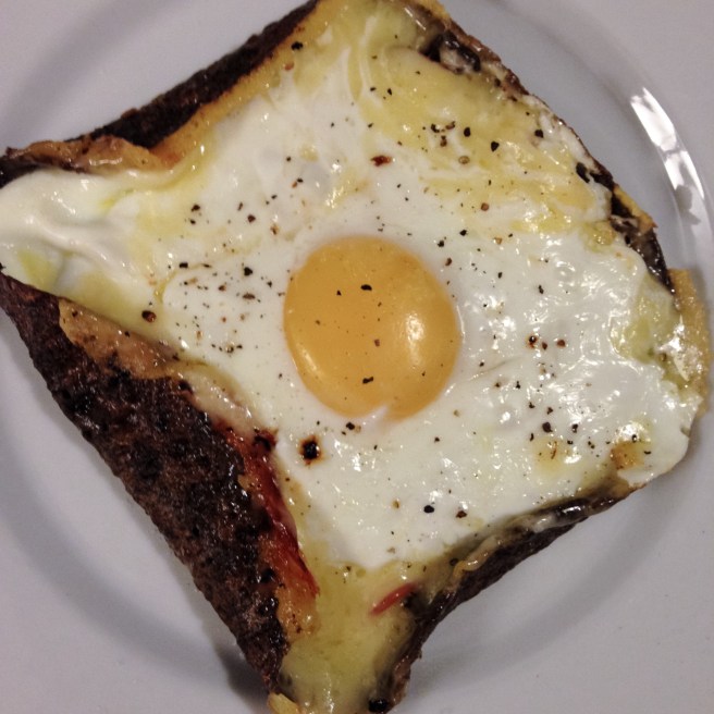 Buckwheat crêpe with ham, cheese and egg